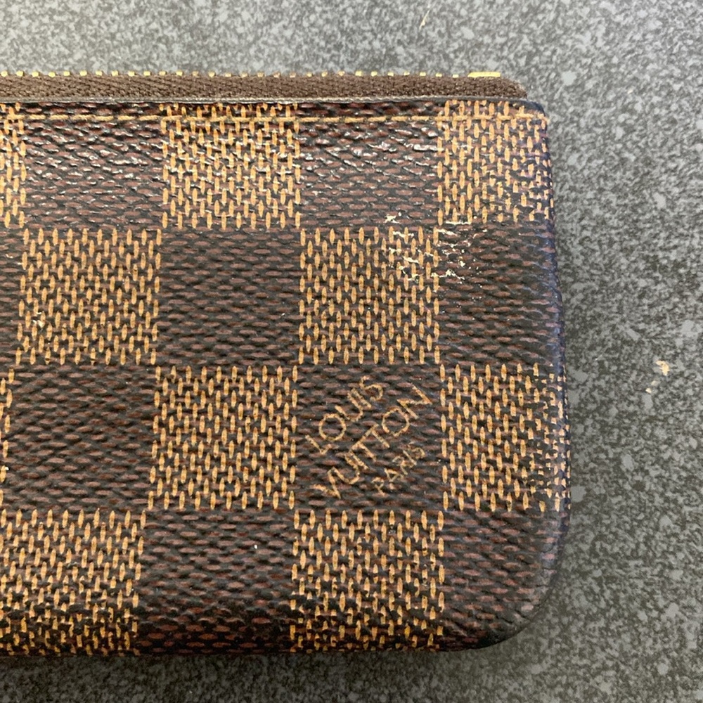Authentic Louis Vuitton key pouch - Picture 8 of 8